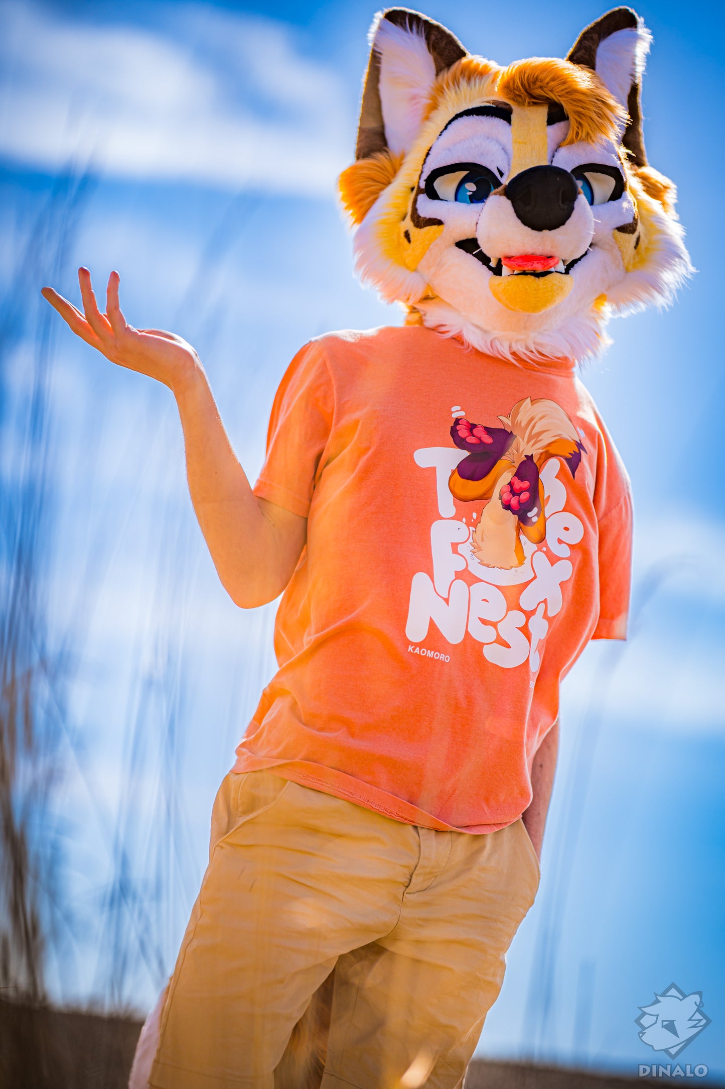 Fox Paws - T-Shirt
